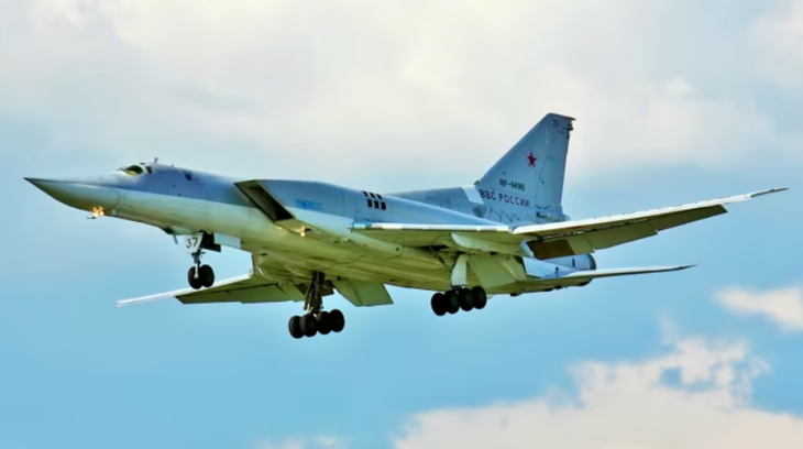 Máy bay ném bom chiến lược tầm xa Tu-22M3 - Ảnh chụp màn hình Ukrainska Pravda