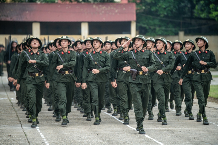 Các chiến sĩ trẻ trong giờ tập luyện - Ảnh: NAM TRẦN