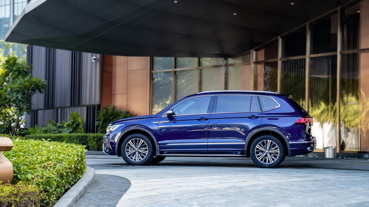 Volkswagen Tiguan Platinum ra mắt: Tăng trang bị, giảm giá bán so với bản tiêu chuẩn- Ảnh 2.
