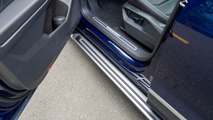 Volkswagen Tiguan Platinum ra mắt: Tăng trang bị, giảm giá bán so với bản tiêu chuẩn- Ảnh 4.