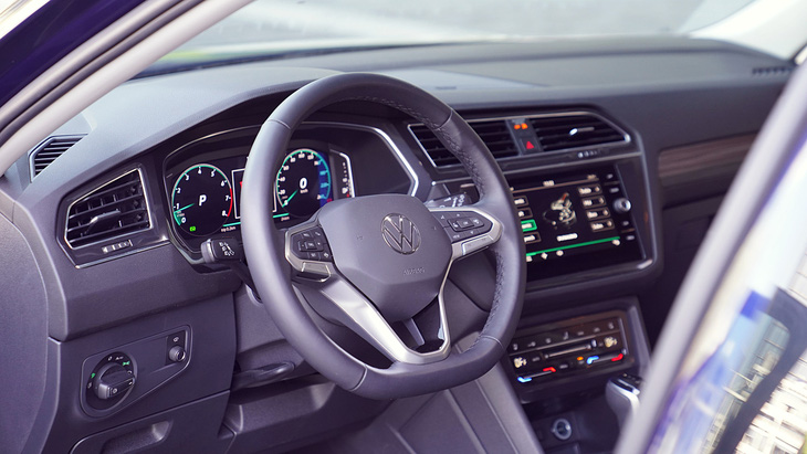 Volkswagen Tiguan Platinum ra mắt: Tăng trang bị, giảm giá bán so với bản tiêu chuẩn- Ảnh 8.