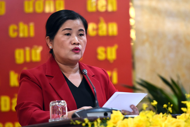 Bà Trần Tuệ Hiền - chủ tịch UBND tỉnh Bình Phước - kiến nghị Quốc hội xem xét giải quyết bài toán chỉ tiêu đất công nghiệp hạn chế - Ảnh: A LỘC