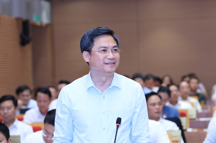 Ông Hà Minh Hải - phó chủ tịch UBND TP Hà Nội - trả lời câu hỏi của đại biểu theo sự phân công của chủ tịch UBND TP Hà Nội - Ảnh: HĐND TP Hà Nội