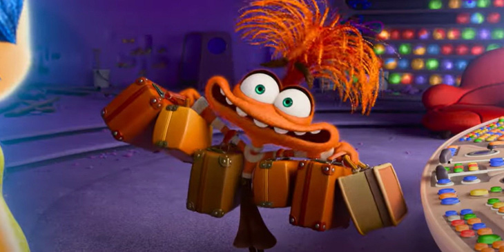 Lần đầu xuất hiện, Lo Âu mang theo 6 chiếc vali hành lý - Ảnh: Pixar