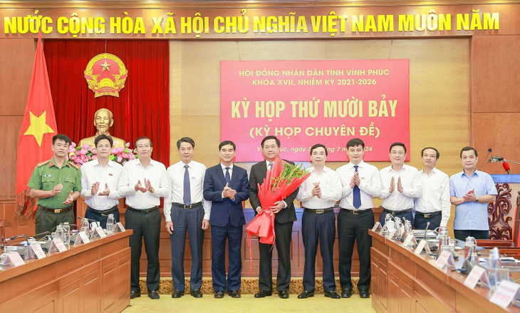 Bãi nhiệm và miễn nhiệm 2 phó chủ tịch tỉnh Vĩnh Phúc- Ảnh 1.