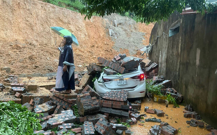 6 người chết do mưa lũ, sạt lở, nhiều tuyến đường ách tắc