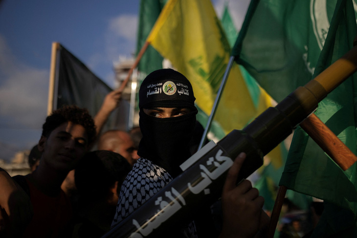 Biểu tình lên án vụ ám sát thủ lĩnh Hamas Ismail Haniyeh, tại Lebanon ngày 31-7 - Ảnh: REUTERS