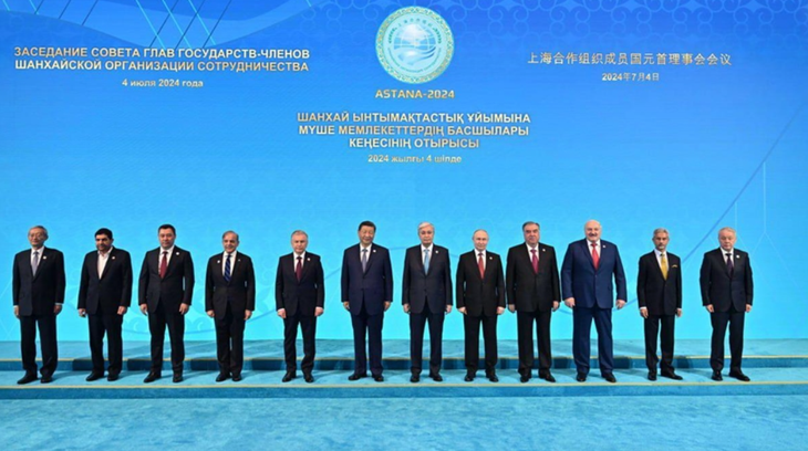 Tổng thống Nga Vladimir Putin, Chủ tịch Trung Quốc Tập Cận Bình cùng lãnh đạo các quốc gia thuộc SCO tại thủ đô Astana, Kazakhstan ngày 4-7 - Ảnh: AA
