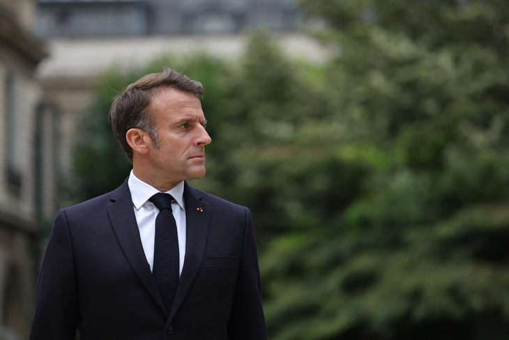 Hôm 2-7, Tổng thống Pháp Emmanuel Macron tổng duyệt lễ duyệt binh của quân đội Pháp nhân sự kiện Quốc khánh Pháp ngày 14-7 sắp tới tại thủ đô Paris. Đây là sự kiện đã được lên kế hoạch trước - Ảnh: AFP