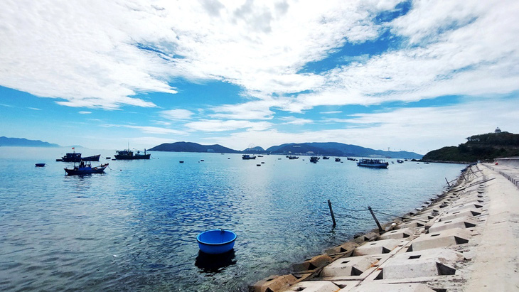 Das Meer und die Inseln liegen im nationalen Naturschutzgebiet der Nha-Trang-Bucht (Khanh Hoa) – Foto: PHAN SONG NGAN 