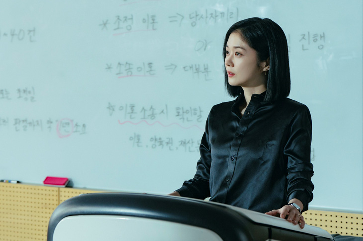 Jang NaRa hóa thân trong vai nữ luật sư tài giỏi nhưng nguyên tắc và thực dụng.