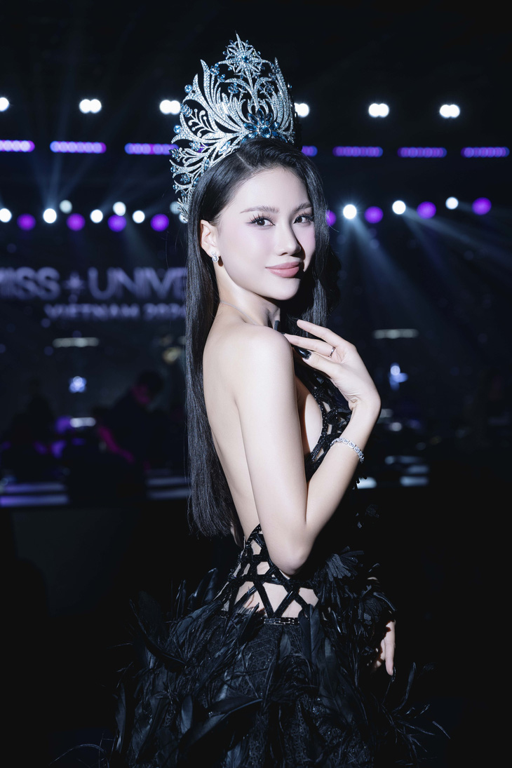Gần đây, đương kim Miss Universe Vietnam trở lại giảng đường. Cô đang theo học chương trình đào tạo từ xa ngành quản trị kinh doanh của Đại học Kinh tế quốc dân, cơ sở TP.HCM.
