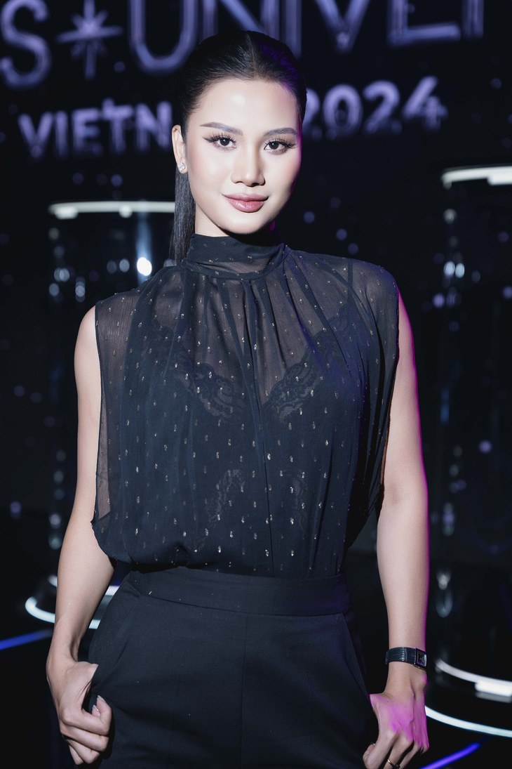 Á hậu Hương Ly là giám đốc quốc gia Miss Universe Vietnam. Cô sẽ đồng hành cùng tân hoa hậu trong hành trình Miss Universe 2024 tại Mexico.