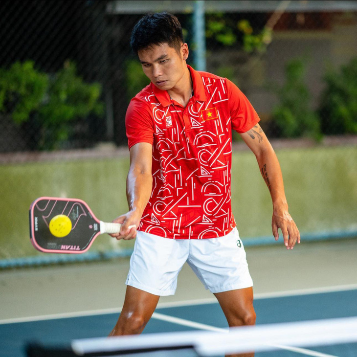 Trịnh Linh Giang là một trong số những tay vợt chuyên nghiệp góp mặt tại Giải pickleball Thanh Niên lần 1-2024 - Ảnh: FBNV