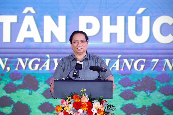 Thủ tướng dự lễ khởi công tuyến đường 'trục xương sống' thứ 3 của Hưng Yên- Ảnh 1. Thủ tướng tin tưởng sau khi có con đường này, 3 huyện khó khăn nhất của Hưng Yên là Ân Thi, Tiên Lữ, Phù Cừ sẽ