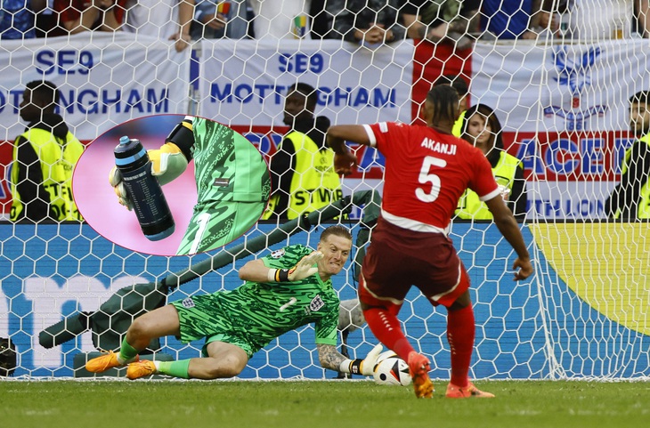 Chai nước có 'phao' giúp thủ môn Jordan Pickford cản được cú đá 11m của Akanji, đưa tuyển Anh vào bán kết Euro 2024.