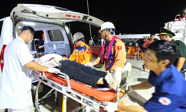 Thủy thủ quốc tịch Trung Quốc được Trung tâm Phối hợp tìm kiếm, cứu nạn hàng hải khu vực IV cứu nạn kịp thời - Ảnh: Trung tâm Phối hợp tìm kiếm, cứu nạn hàng hải khu vực IV