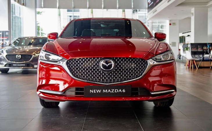 Giá niêm yết Mazda6 giảm còn kéo theo hiệu ứng giảm lệ phí trước bạ một khi được cập nhật giá tính phí trước bạ - Ảnh: Đại lý Mazda