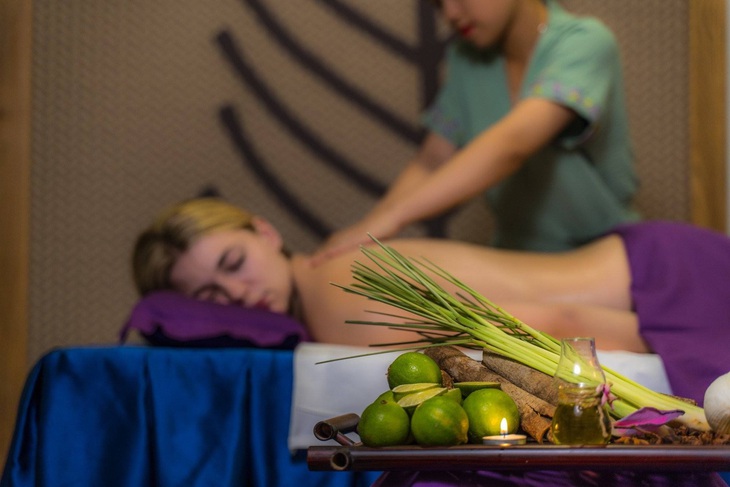 Khu spa thu hút nhiều du khách đến thư giãn - Ảnh: T.G