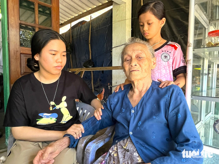 Không cha mẹ, cô bé nữ sinh thành 'cây cao bóng cả' của em mình- Ảnh 5.