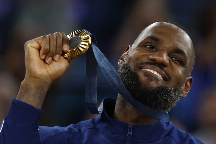 Lebron James (Mỹ) giành HCV Thế vận hội thứ 3 trong sự nghiệp - Ảnh: REUTERS