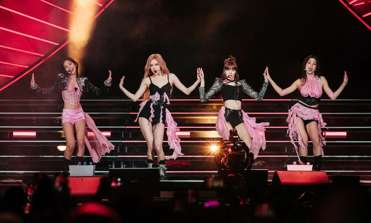 Phim concert của BlackPink thua phim Mỹ Tâm và Taylor Swift vì kịch bản cũ quá- Ảnh 1.