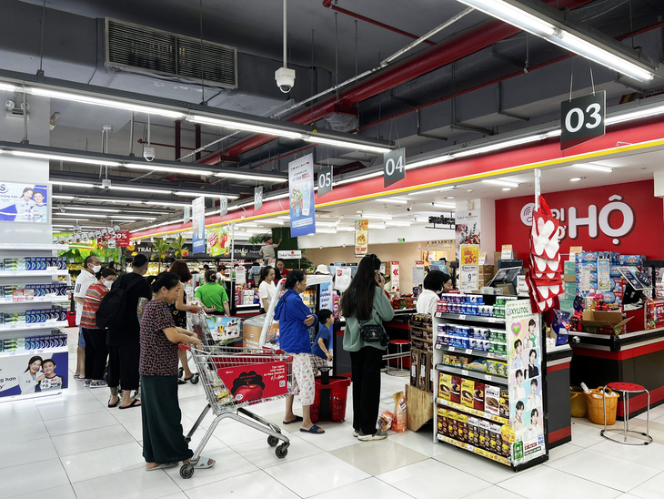 WinMart tung hàng 'giá siêu rẻ' phục vụ người tiêu dùng- Ảnh 3.