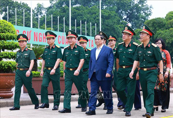 Thủ tướng Phạm Minh Chính kiểm tra công tác tu bổ định kỳ công trình Lăng Chủ tịch Hồ Chí Minh năm 2024 - Ảnh: TTXVN