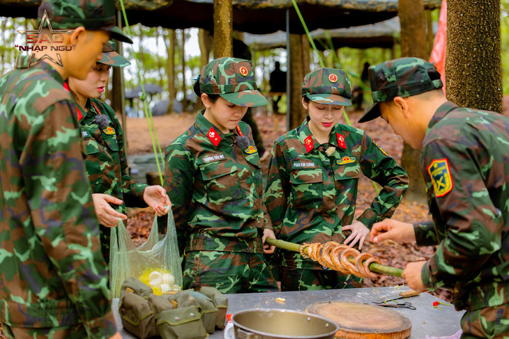 Liz Kim Cương, Mie vượt qua nỗi sợ để chế biến món rắn nướng