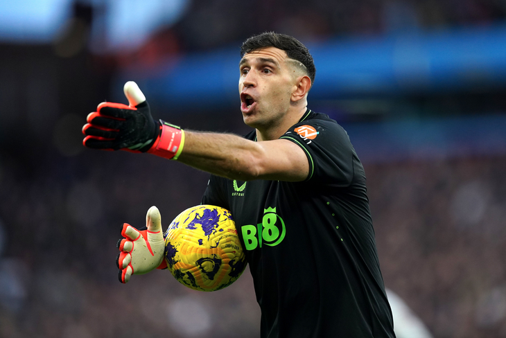 Thủ môn Emiliano Martinez của Aston Villa hy vọng chuyển sang áo số 23 sẽ có nhiều may mắn - Ảnh: Getty