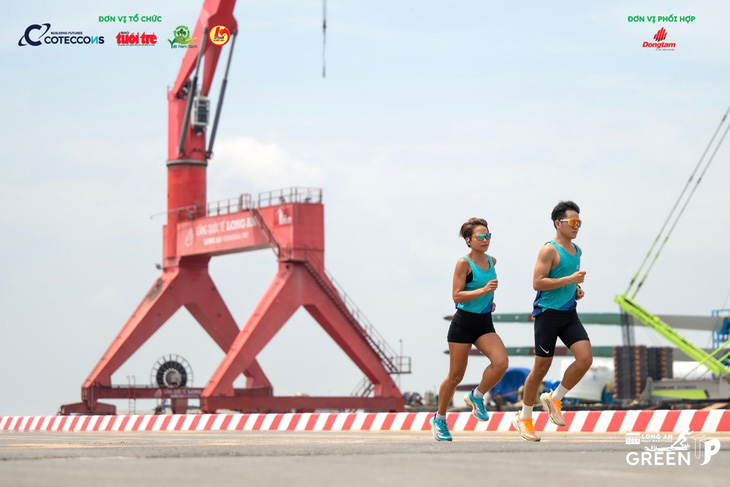 Runner nổi tiếng thích thú đường chạy GreenUP Marathon - Long An Half Marathon 2024- Ảnh 1.