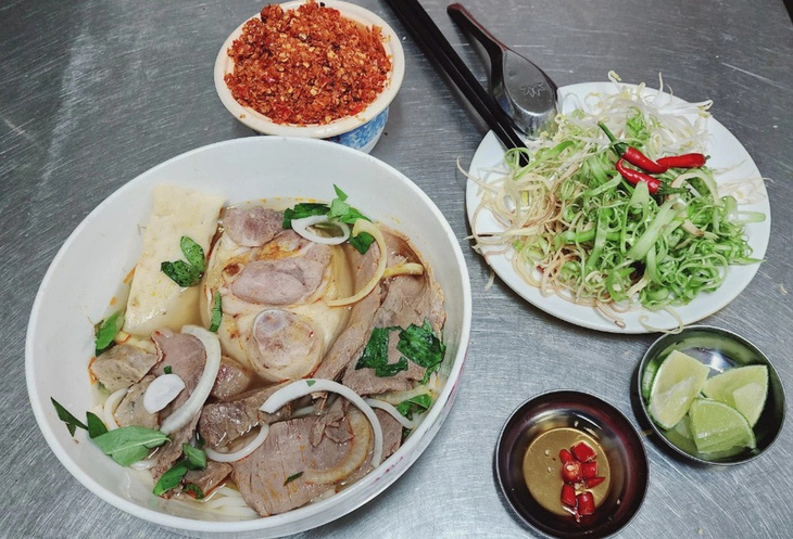 bun-bo-hue-anh-cn-1723796429927846725960.jpg