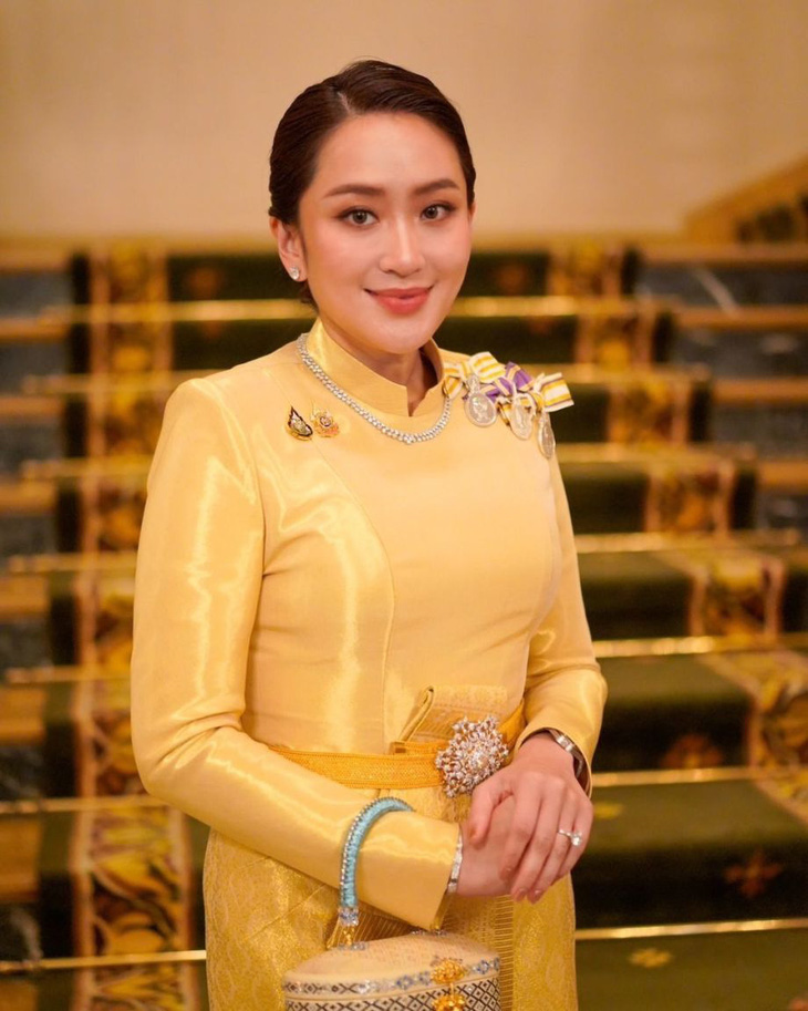 Gu thời trang của nữ Thủ tướng Thái Lan Paetongtarn Shinawatra nhận được nhiều lời khen ngợi từ giới mộ điệu và công chúng - Ảnh: INDIA TIMES