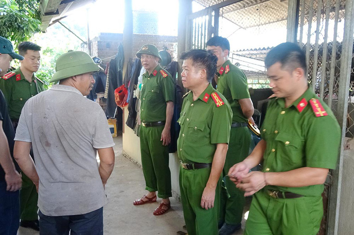 Thanh niên chém chết hàng xóm vì nghi ngờ quan hệ bất chính với vợ mình - Ảnh 1.