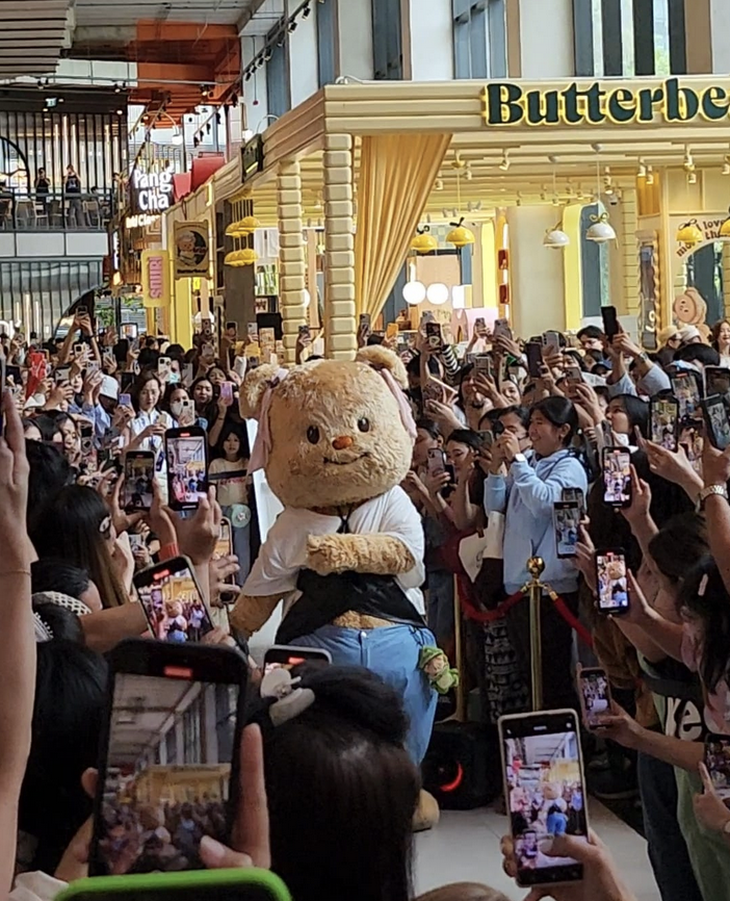 Bí ẩn 'hiện tượng' Butterbear - linh vật tiệm bánh gây sốt cõi mạng - Ảnh 2.