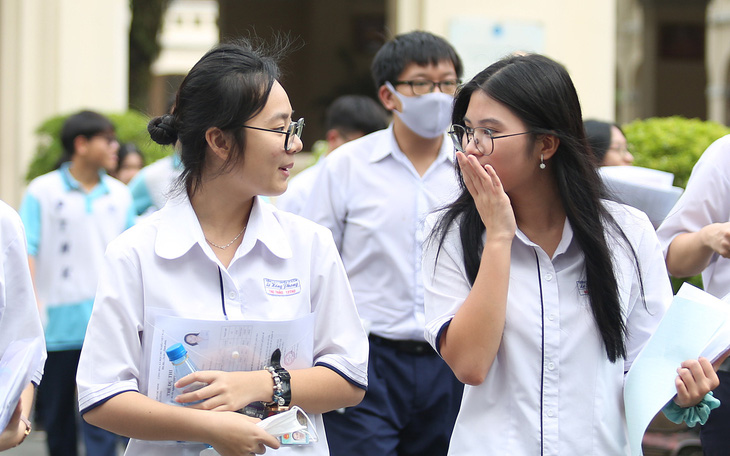 Đạt 9 điểm mỗi môn vẫn rớt nguyện vọng 1: 'Điều bình thường' có bình thường?