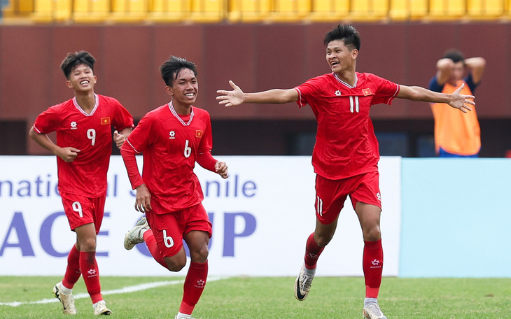 Tiền đạo lập kỷ lục V-League chưa thể lên U17 Việt Nam - Ảnh 6.