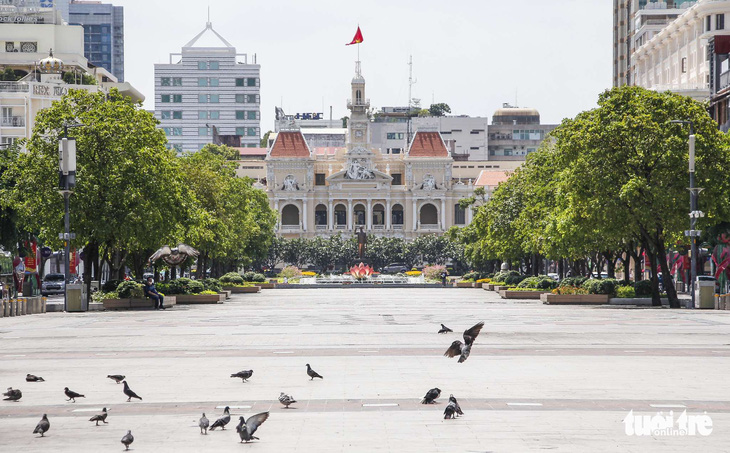 TP.HCM cấm xe đi vào đường Nguyễn Huệ, quận 1 ngày 23-8 - Ảnh 1.