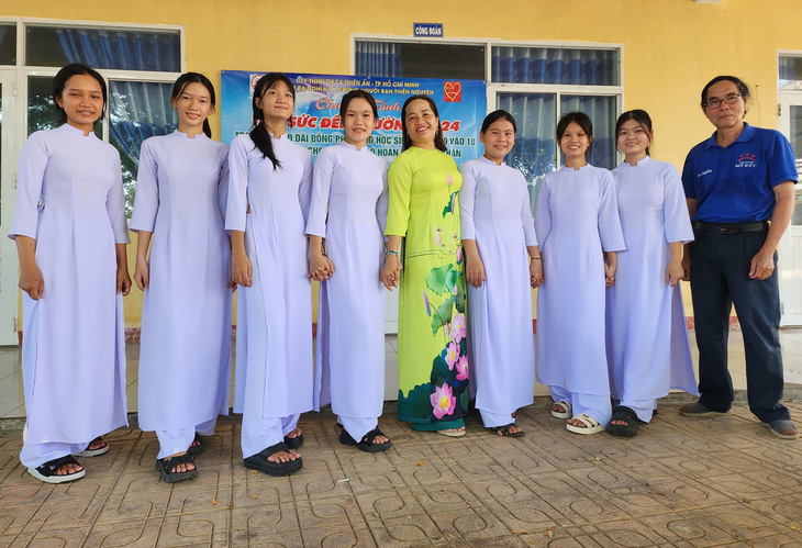 may-ao-dai-cho-tro-6-4read-only-17243392881771182724484.jpg