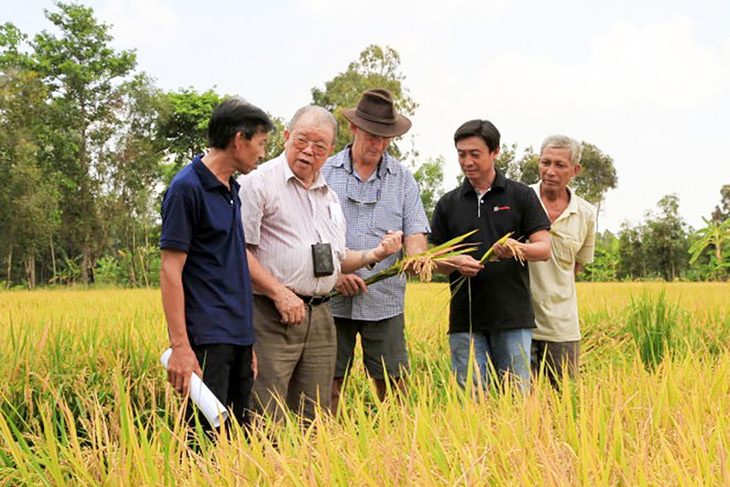 Nhớ những lần lội ruộng cùng thầy Xuân - Ảnh 1.