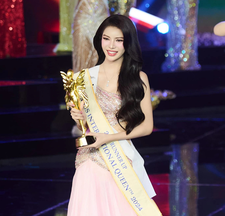 Nguyễn Tường San là á hậu 2, Peru giành vương miện Miss International Queen 2024 - Ảnh 9.