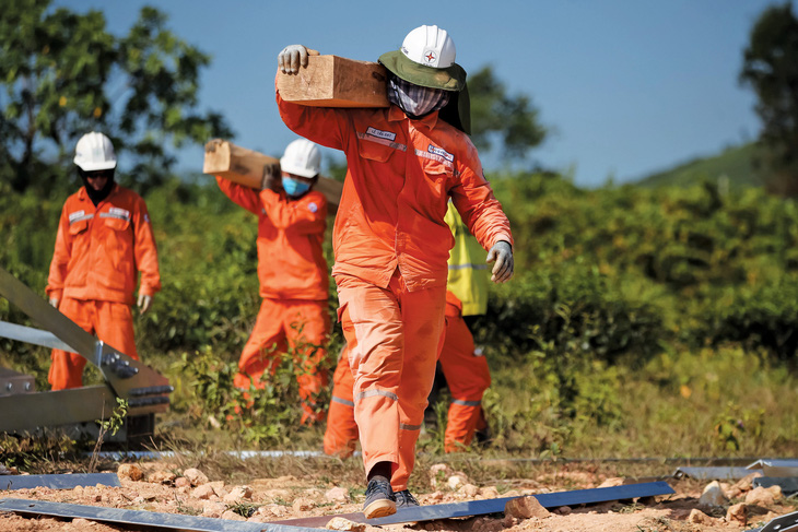 Những ngày 'rực lửa' trên công trường dự án đường dây 500kV mạch 3 - Ảnh 1.