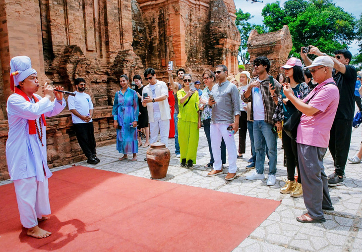 Du khách Ấn Độ thích đến Nha Trang làm tiệc cưới - Ảnh 1.