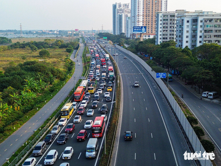 Hơn 3.200 tỉ 'giải cứu' cửa ngõ phía nam Hà Nội: Công trường vắng lặng sau hơn 1 năm khởi công - Ảnh 19.