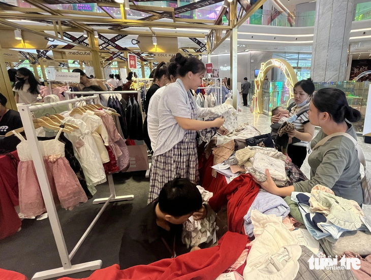 TP.HCM bước vào 10 ngày 'săn' hàng hiệu với Shopping Season 2024 - Ảnh 1.