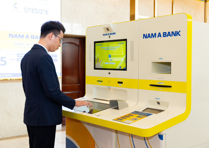 Nam A Bank giao dịch xuyên lễ - Ảnh 1.