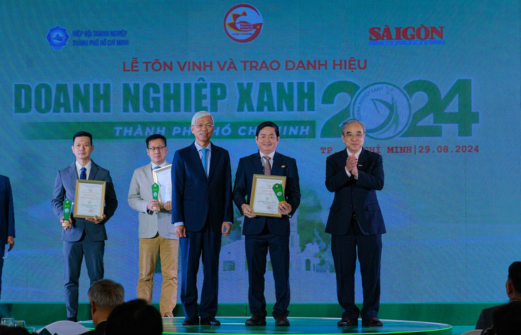 Nhiều doanh nghiệp của Satra được vinh danh “Doanh nghiệp xanh TP.HCM năm 2024” - Ảnh 1.