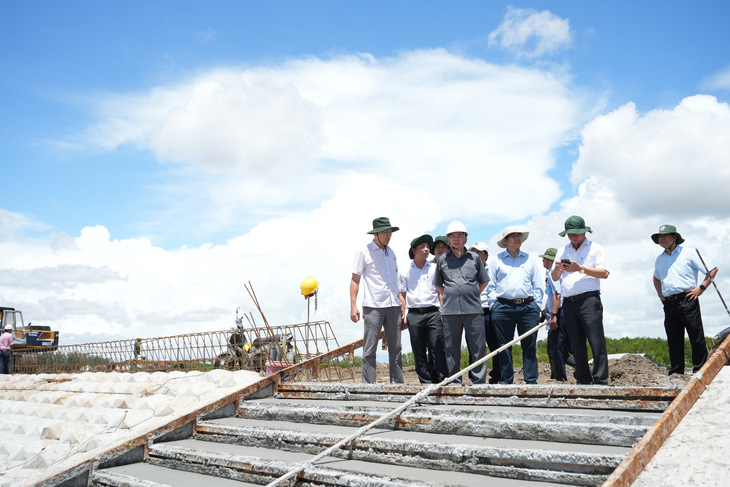 Hơn 11.000 tỉ đồng làm cầu kết nối Bến Tre với các tỉnh Tiền Giang, Trà Vinh, Vĩnh Long - Ảnh 1.