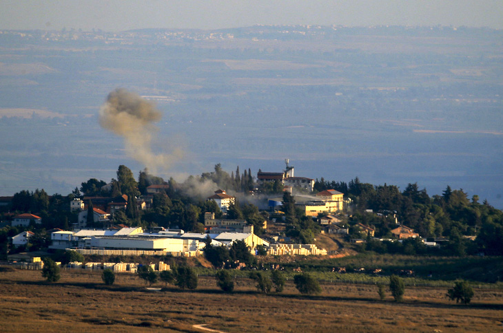 Quân đội Israel và Hezbollah đang có nhiều cuộc đụng độ xuyên biên giới - Ảnh: AFP