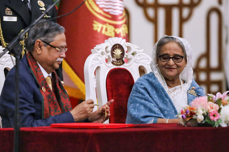 Tổng thống Bangladesh Mohammed Shahabuddin và Thủ tướng, bà Sheikh Hasina, ở Dhaka (Bangladesh) hồi tháng 1 năm nay - Ảnh: REUTERS